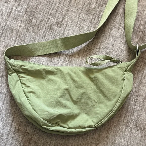 Sleek Green Crossbody Bag - Picture 2 of 2